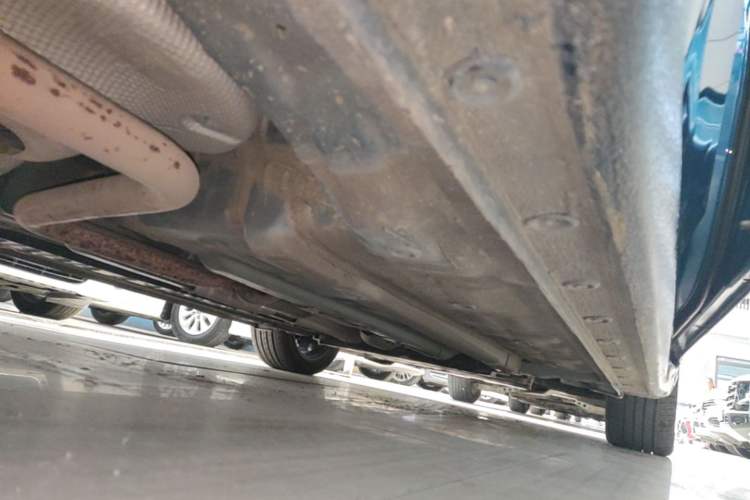 Used Hyundai Elantra 2021 1.5L CVT LUX Prestige Edition Right Side Sill