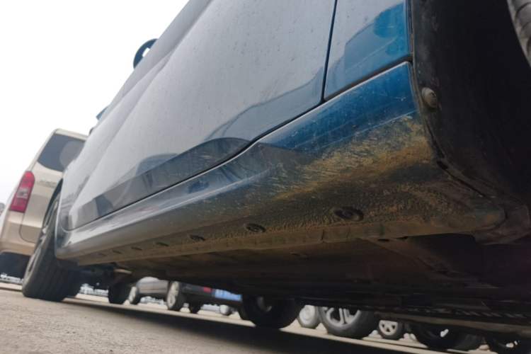 Used Hyundai Elantra 2021 1.5L CVT LUX Prestige Edition Right Side Sill