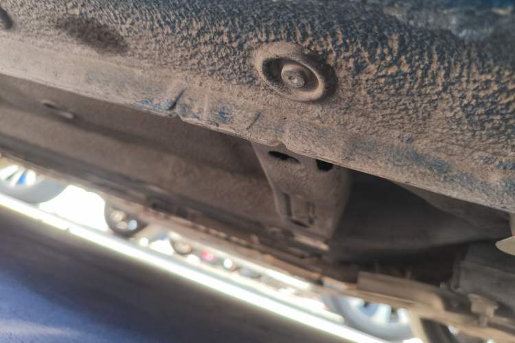 Used Hyundai Elantra 2021 1.5L CVT LUX Prestige Edition Right Side Sill