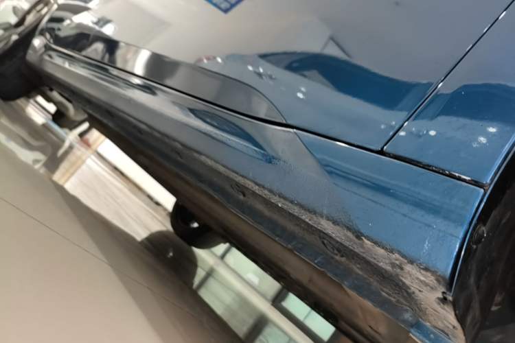 Used Hyundai Elantra 2021 1.5L CVT GLX Elite Edition Right Side Sill