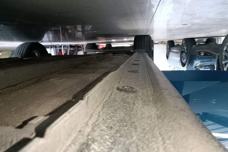 Used Hyundai Elantra 2021 1.5L CVT GLX Elite Edition Right Side Sill