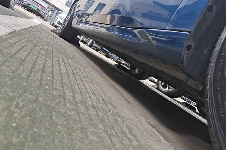 Used Hyundai Elantra 2021 1.5L CVT LUX Prestige Edition Right Side Sill