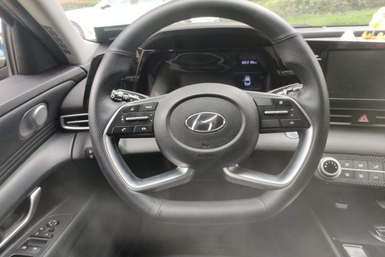 Used Hyundai Elantra 2021 1.5L CVT GLX Elite Edition Steering Wheel