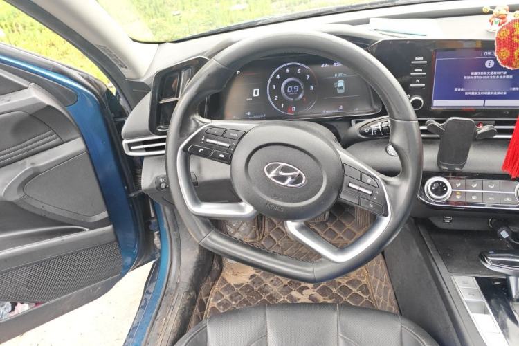 Used Hyundai Elantra 2021 1.5L CVT GLX Elite Edition Steering Wheel