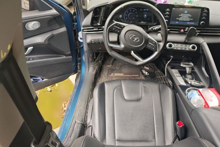 Used Hyundai Elantra 2021 1.5L CVT GLX Elite Edition Steering Wheel