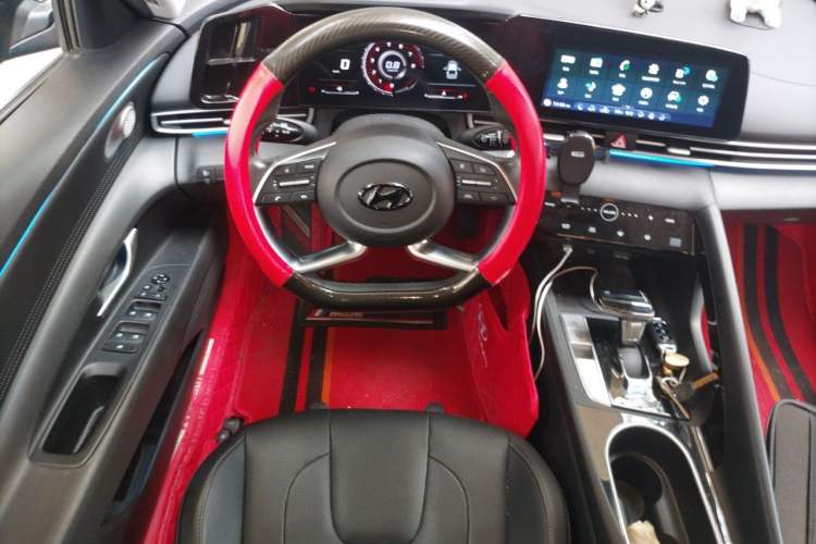 Used Hyundai Elantra 2021 1.5L CVT LUX Prestige Edition Steering Wheel