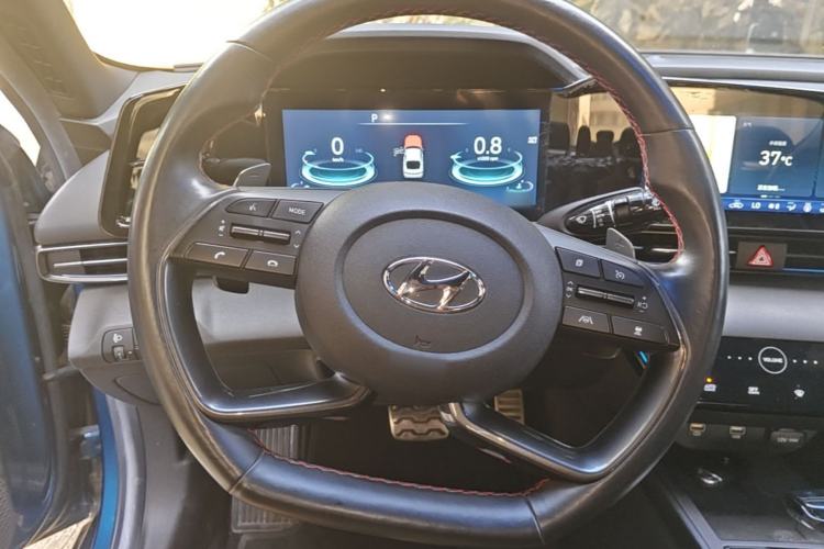 Used Hyundai Elantra 2021 240TGDi DCT TOP Flagship Edition Steering Wheel