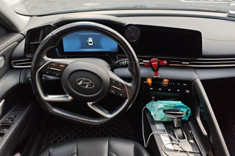 Used Hyundai Elantra 2021 1.5L CVT TOP Flagship Edition Steering Wheel