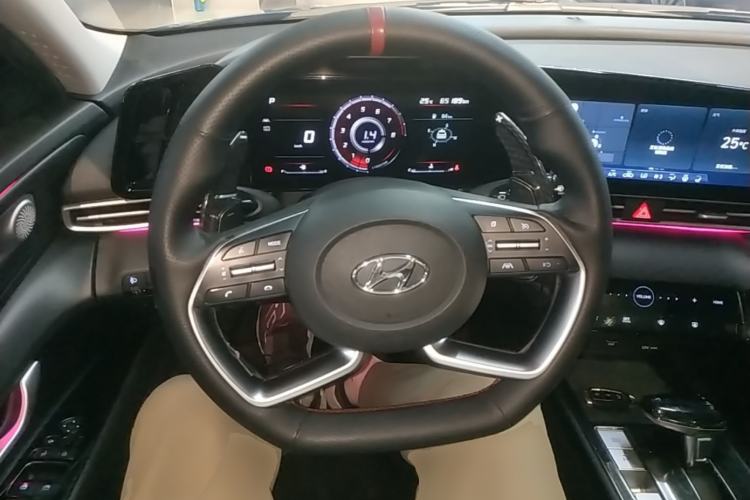 Used Hyundai Elantra 2021 1.5L CVT LUX Prestige Edition Steering Wheel