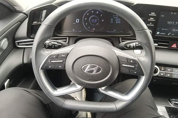 Used Hyundai Elantra 2021 1.5L CVT GLX Elite Edition Steering Wheel