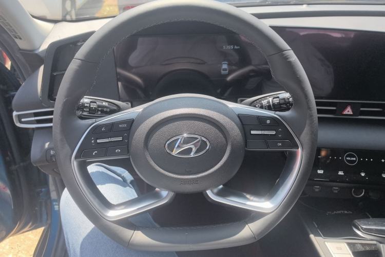 Used Hyundai Elantra 2021 1.5L CVT GLX Elite Edition Steering Wheel