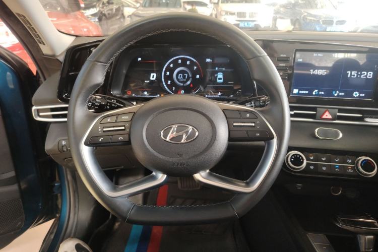 Used Hyundai Elantra 2021 1.5L CVT GLX Elite Edition Steering Wheel