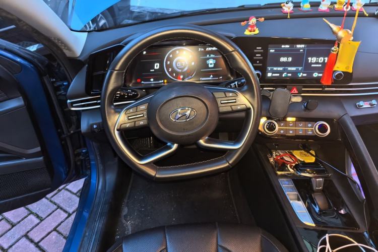 Used Hyundai Elantra 2021 1.5L CVT GLX Elite Edition Steering Wheel