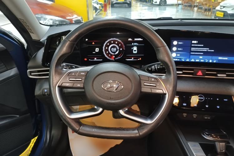 Used Hyundai Elantra 2021 1.5L CVT GLX Elite Edition Steering Wheel