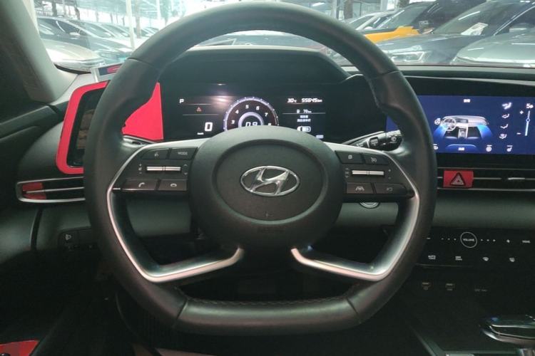 Used Hyundai Elantra 2021 1.5L CVT LUX Prestige Edition Steering Wheel