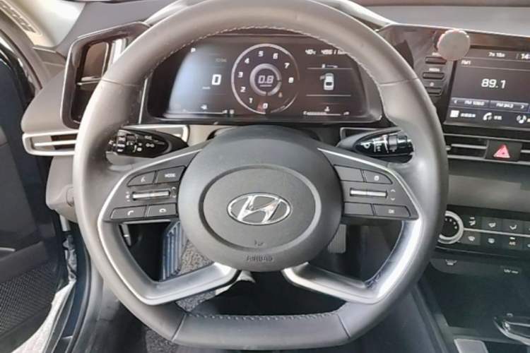 Used Hyundai Elantra 2021 1.5L CVT GLX Elite Edition Steering Wheel