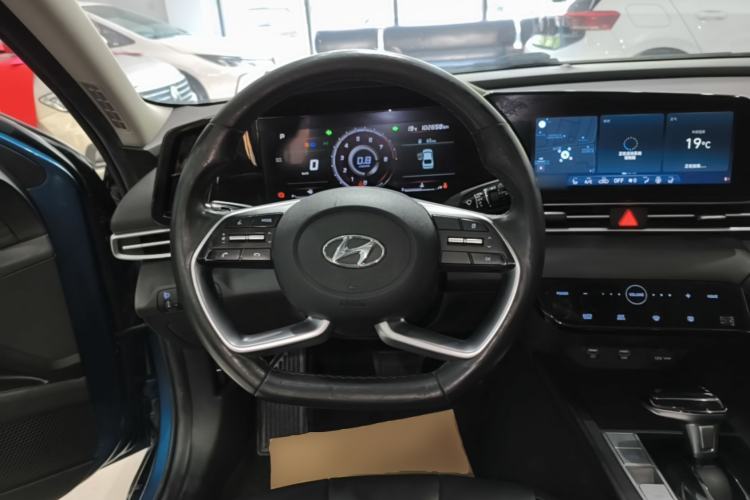 Used Hyundai Elantra 2021 1.5L CVT GLX Elite Edition Steering Wheel