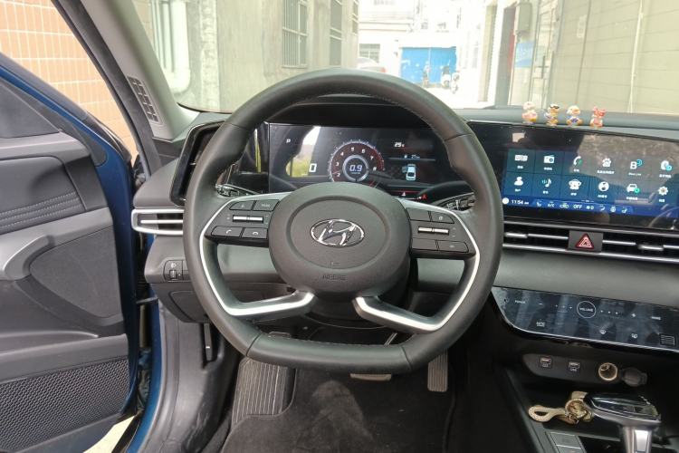 Used Hyundai Elantra 2021 1.5L CVT GLX Elite Edition Steering Wheel