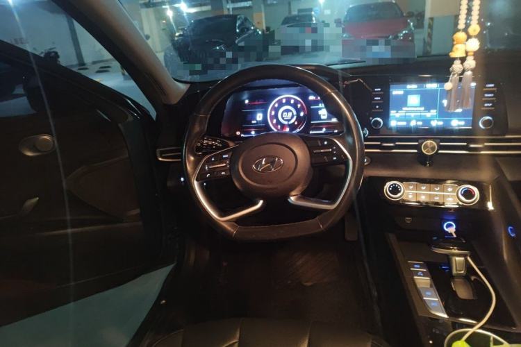 Used Hyundai Elantra 2021 1.5L CVT GLX Elite Edition Steering Wheel