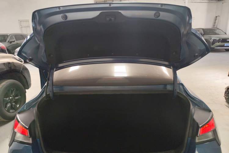 Used Hyundai Elantra 2021 1.5L CVT GLX Elite Edition Trunk