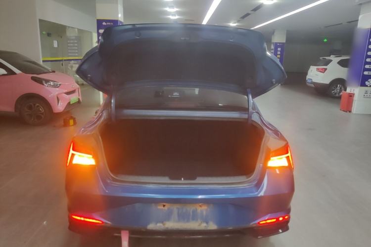 Used Hyundai Elantra 2021 1.5L CVT LUX Prestige Edition Trunk