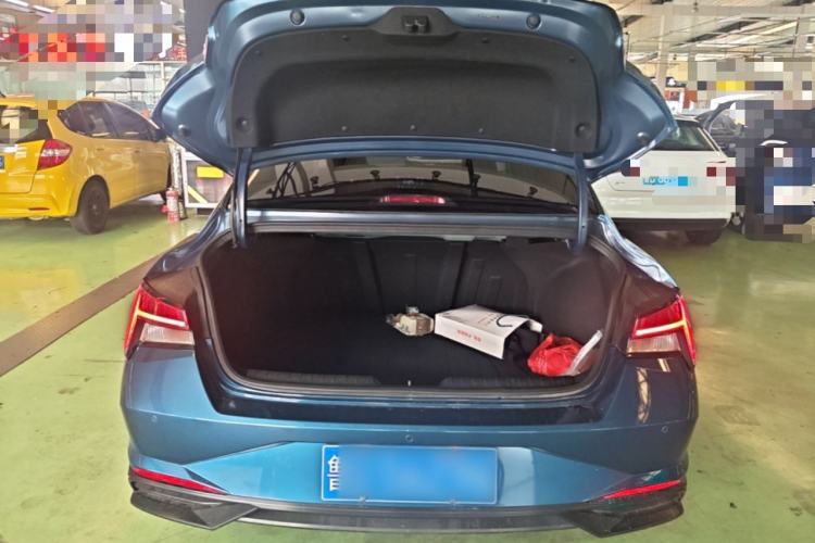 Used Hyundai Elantra 2021 1.5L CVT LUX Prestige Edition Trunk