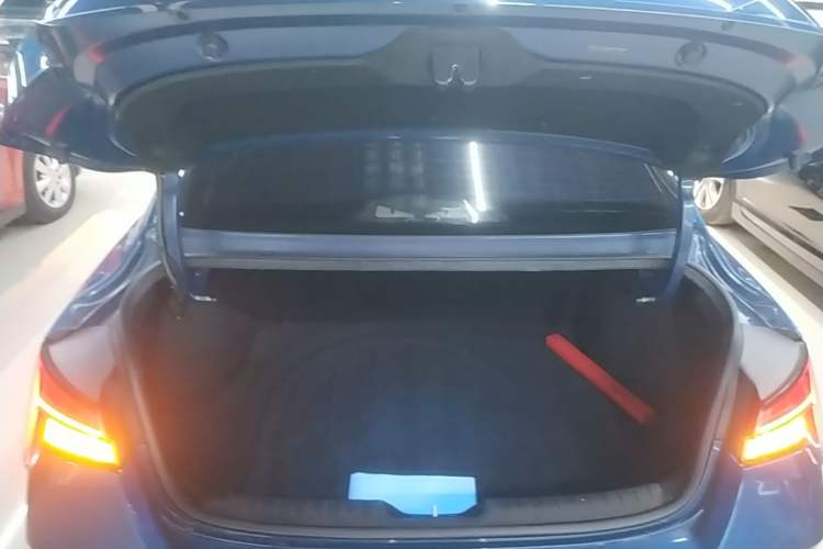 Used Hyundai Elantra 2021 1.5L CVT LUX Prestige Edition Trunk