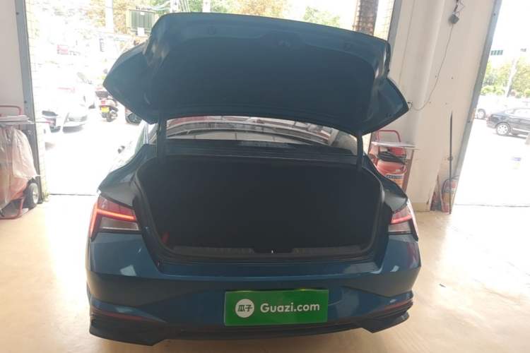 Used Hyundai Elantra 2021 1.5L CVT LUX Prestige Edition Trunk