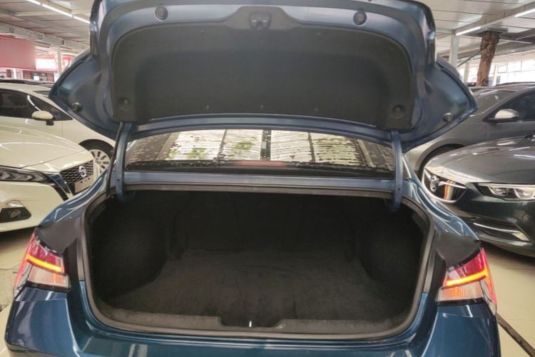 Used Hyundai Elantra 2021 1.5L CVT LUX Prestige Edition Trunk