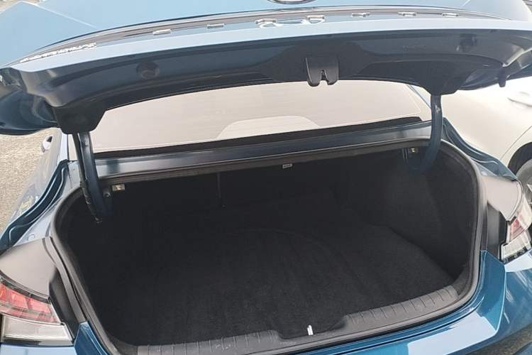 Used Hyundai Elantra 2021 1.5L CVT TOP Flagship Edition Trunk