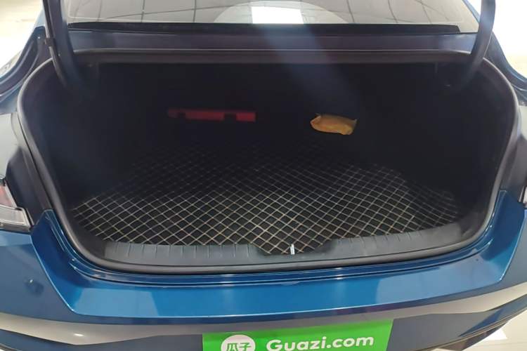 Used Hyundai Elantra 2021 1.5L CVT LUX Prestige Edition Trunk
