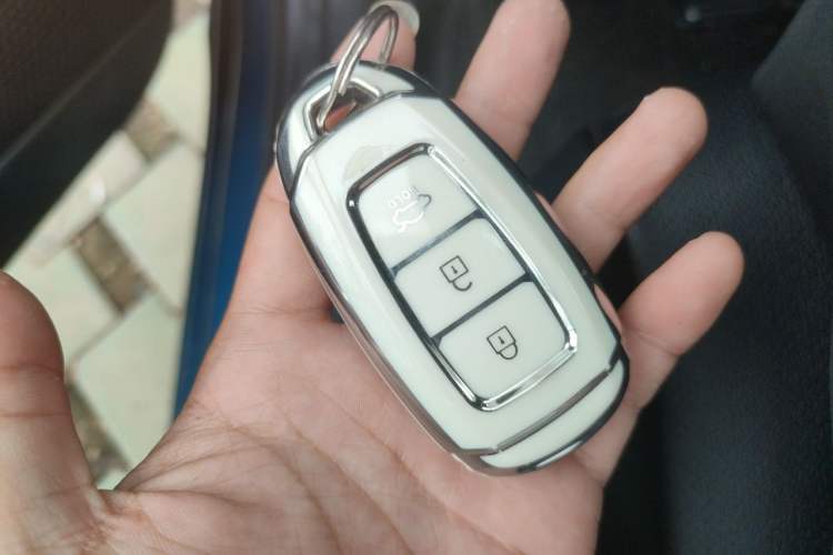 Used Hyundai Elantra 2021 1.5L CVT GLX Elite Edition Vehicle Key