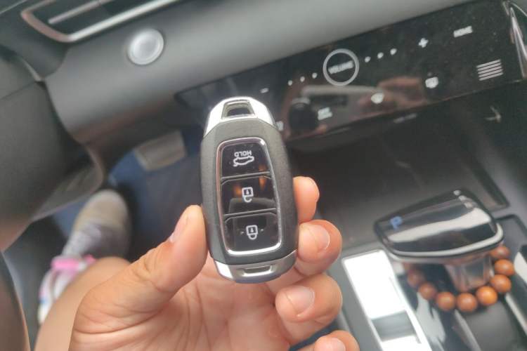 Used Hyundai Elantra 2021 1.5L CVT GLX Elite Edition Vehicle Key