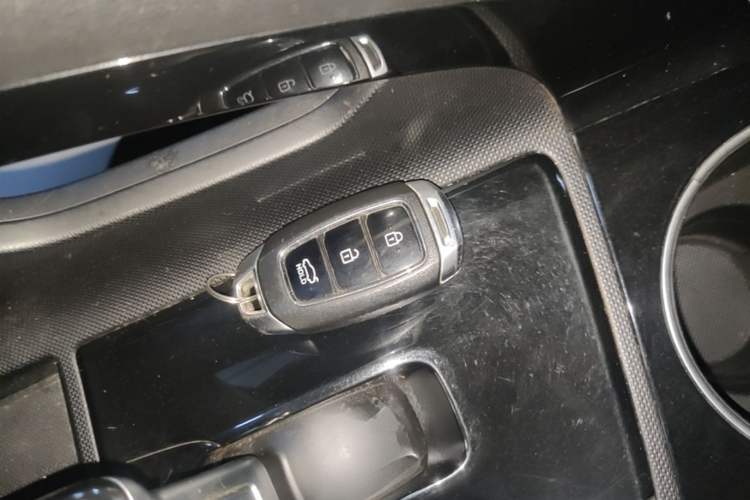 Used Hyundai Elantra 2021 1.5L CVT LUX Prestige Edition Vehicle Key