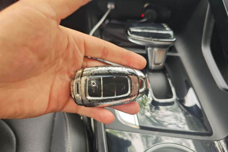 Used Hyundai Elantra 2021 1.5L CVT GLX Elite Edition Vehicle Key