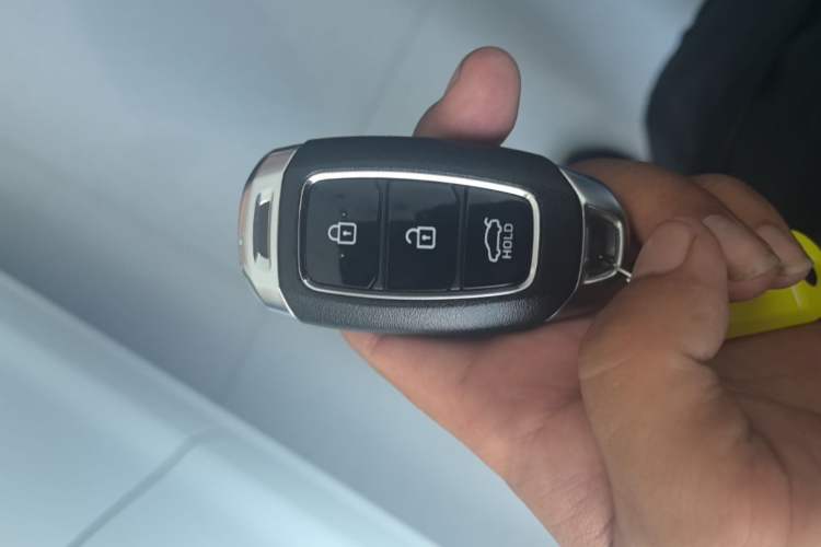 Used Hyundai Elantra 2021 1.5L CVT GLX Elite Edition Vehicle Key