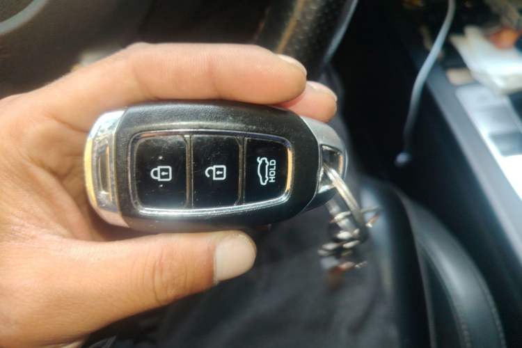 Used Hyundai Elantra 2021 1.5L CVT LUX Prestige Edition Vehicle Key