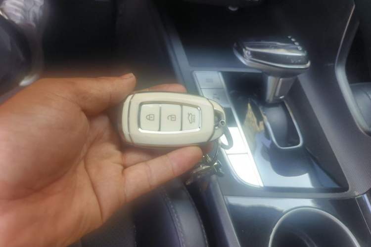 Used Hyundai Elantra 2021 1.5L CVT GLX Elite Edition Vehicle Key