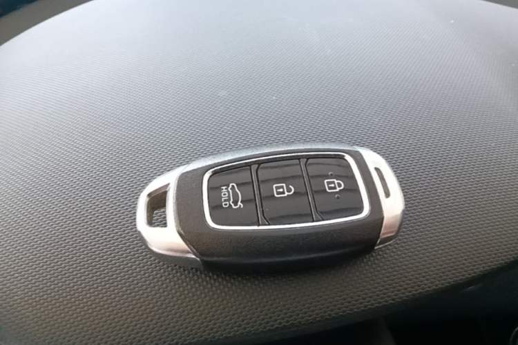 Used Hyundai Elantra 2021 1.5L CVT GLX Elite Edition Vehicle Key