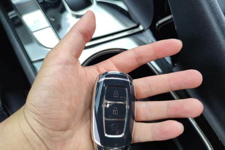 Used Hyundai Elantra 2021 1.5L CVT LUX Prestige Edition Vehicle Key