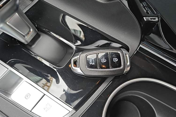 Used Hyundai Elantra 2021 1.5L CVT LUX Prestige Edition Vehicle Key