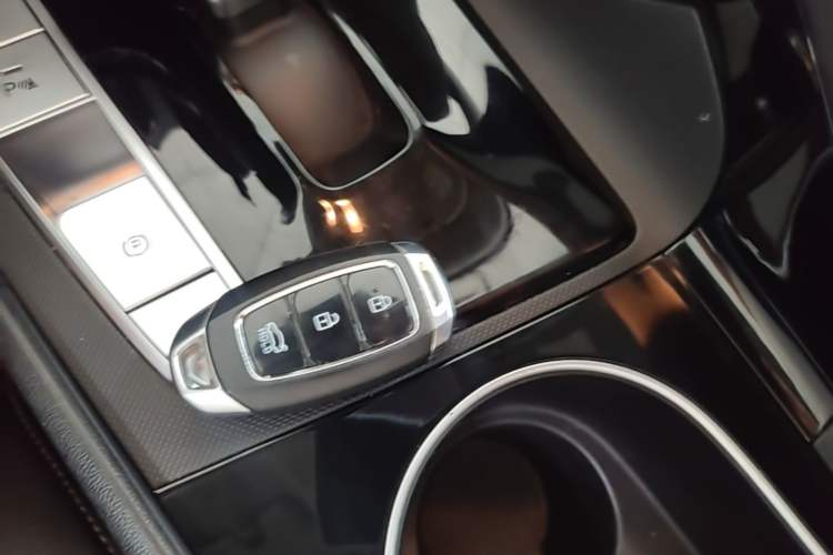 Used Hyundai Elantra 2021 1.5L CVT LUX Prestige Edition Vehicle Key