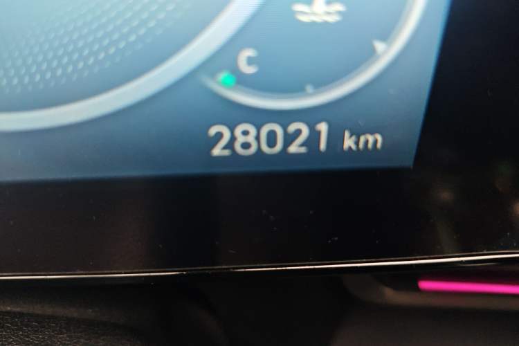 Used Hyundai Elantra 2021 1.5L CVT TOP Flagship Edition Odometer Close Up