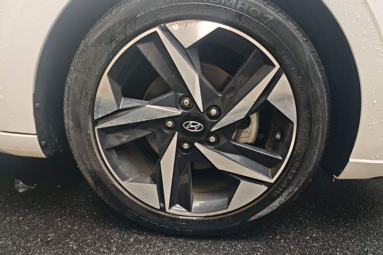 Used Hyundai Elantra 2021 1.5L CVT TOP Flagship Edition Right Front Wheel Hub