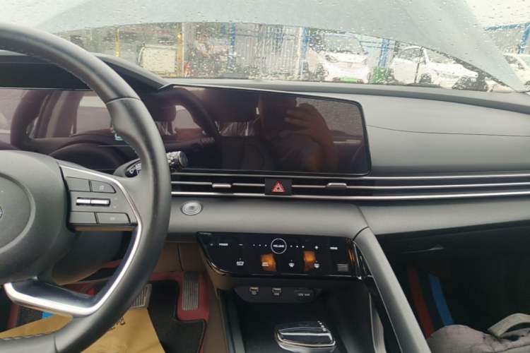 Used Hyundai Elantra 2021 1.5L CVT GLX Elite Edition Audio And AC Panel