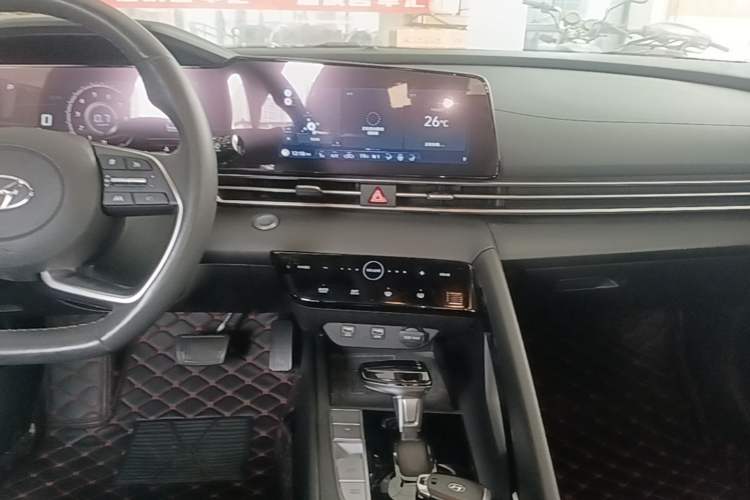 Used Hyundai Elantra 2021 1.5L CVT LUX Prestige Edition Audio And AC Panel