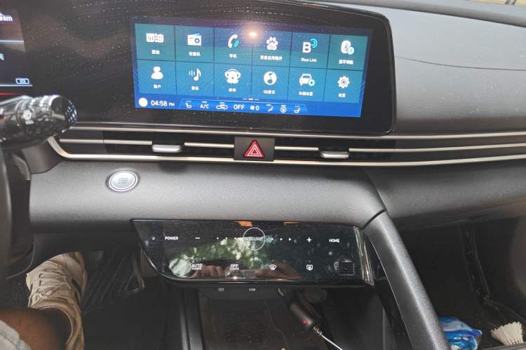 Used Hyundai Elantra 2021 1.5L CVT LUX Prestige Edition Audio And AC Panel