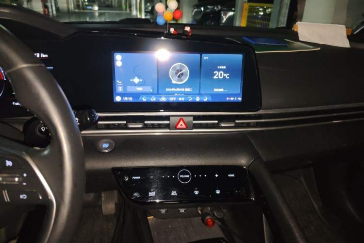 Used Hyundai Elantra 2021 1.5L CVT LUX Prestige Edition Audio And AC Panel