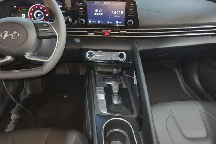 Used Hyundai Elantra 2021 1.5L CVT GLX Elite Edition Audio And AC Panel
