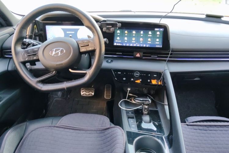 Used Hyundai Elantra 2021 240TGDi DCT TOP Flagship Edition Center Console